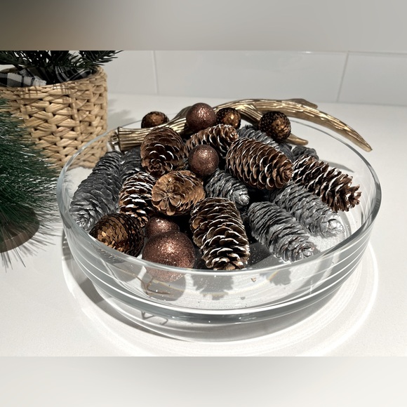 🌲URBAN BARN Glass Bowl & Holiday Decor 🌲 - Picture 8 of 14